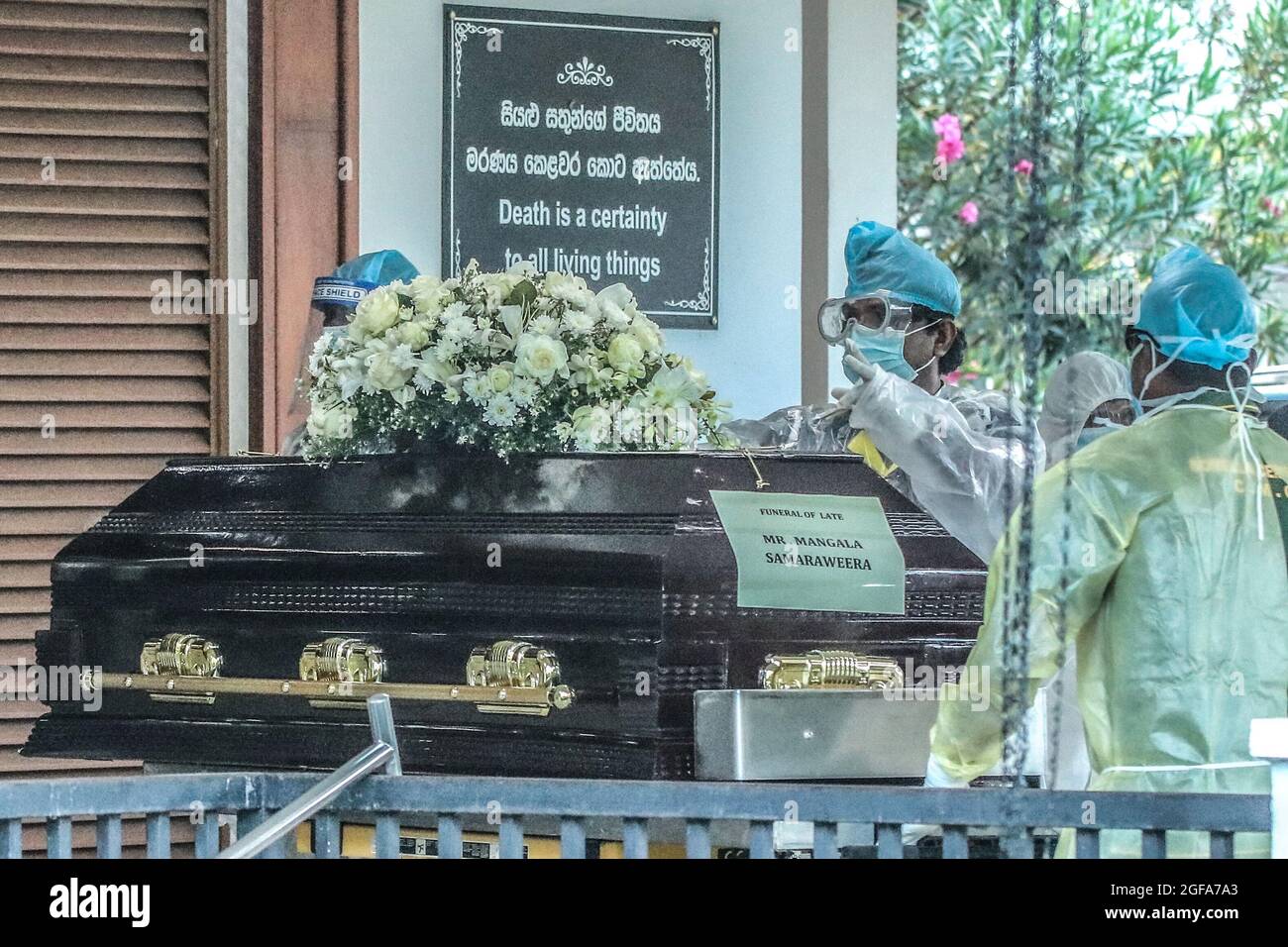 colombo sri lanka 24th aug 2021 the coffin of former sri lankan foreign minister mangala samaraweera before cremation at the borella cemetery in colombo samarawera succumbed to covid 19 at a private hospital in colo