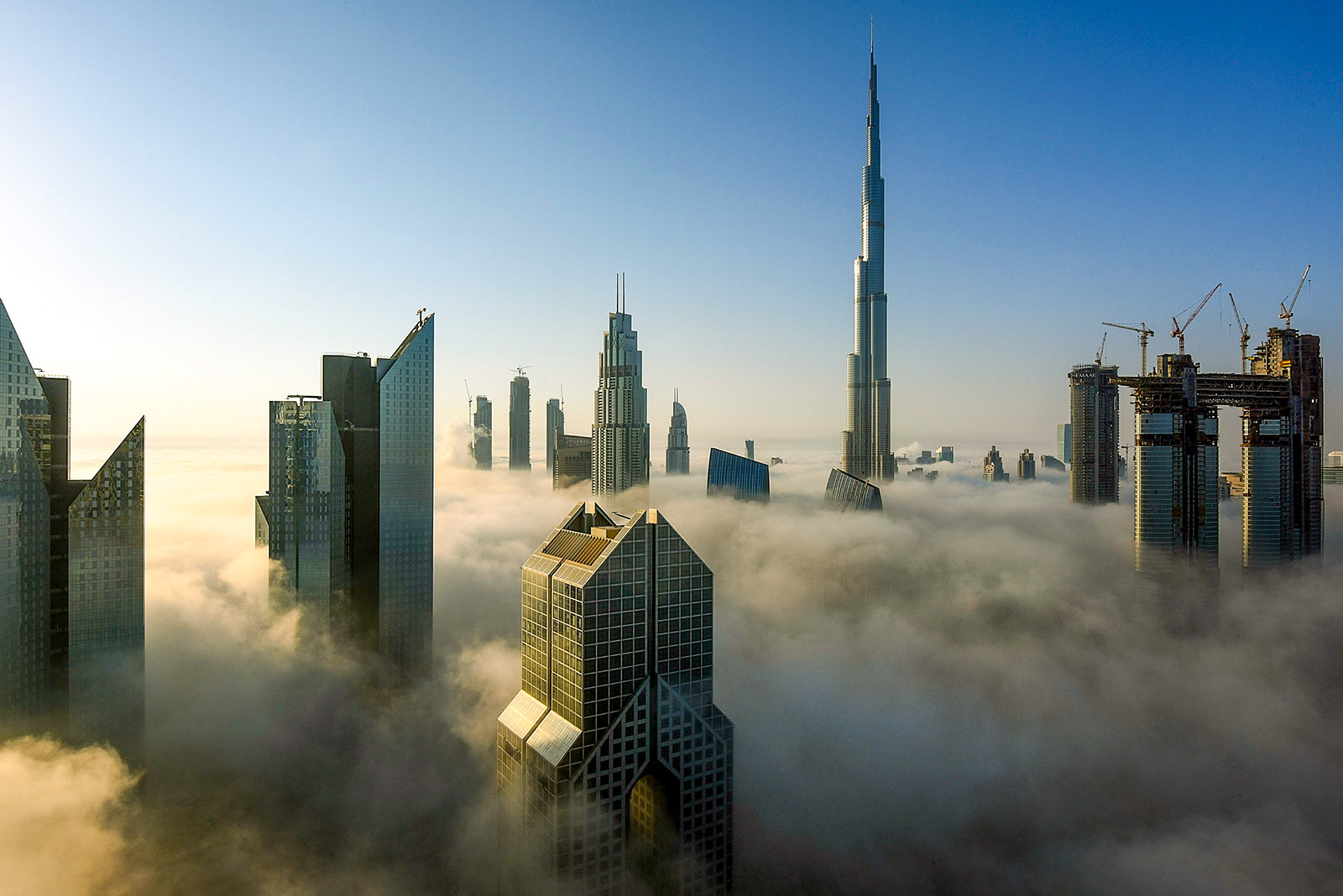 DUBAI, UNITED ARAB EMIRATES - SEPTEMBER 27:  General view of Burj Khalifa during a heavy fog on September 27, 2017 in Dubai, United Arab Emirates.  (Photo by Tom Dulat/Getty Images)